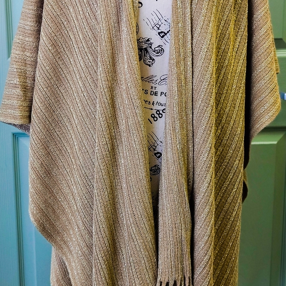 NWT JUST JAMIE SHIMMERING GOLD PONCHO SZ OS - Picture 2 of 7